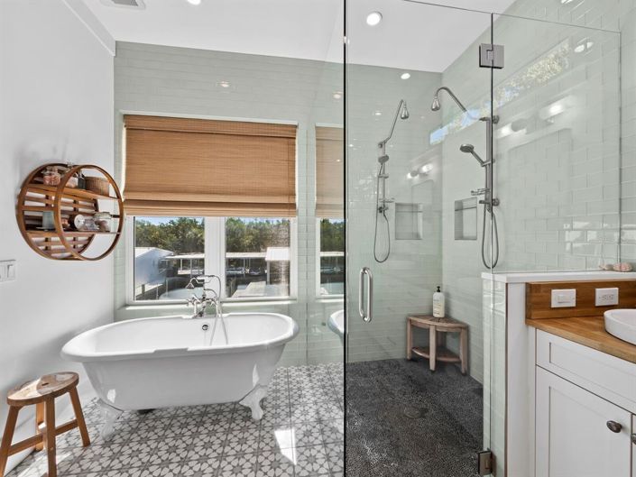 Image No.28-3 Bed Property for sale