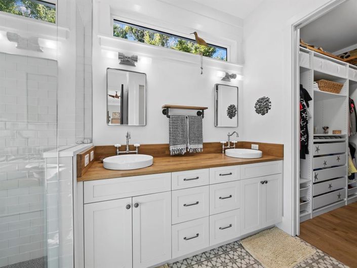 Image No.29-3 Bed Property for sale