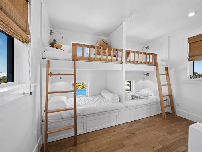 Image No.34-3 Bed Property for sale