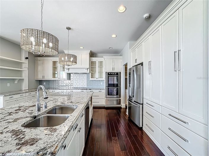 Image No.14-5 Bed Property for sale