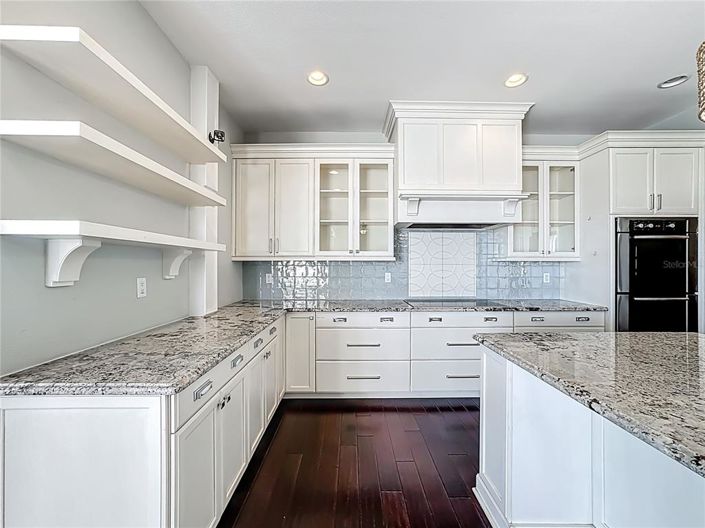 Image No.18-5 Bed Property for sale