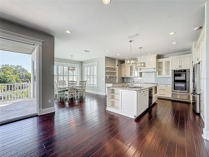 Image No.21-5 Bed Property for sale