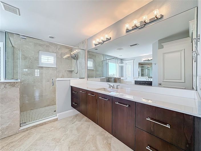 Image No.35-5 Bed Property for sale