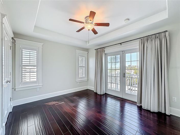 Image No.40-5 Bed Property for sale