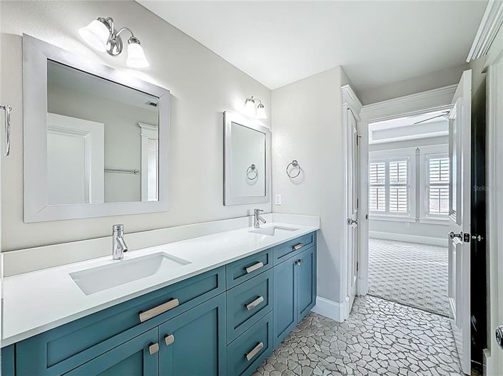 Image No.42-5 Bed Property for sale