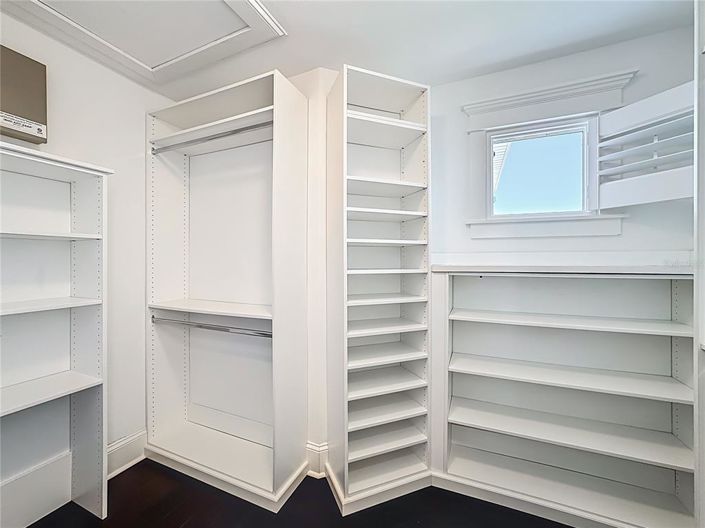 Image No.44-5 Bed Property for sale