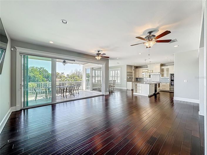 Image No.7-5 Bed Property for sale