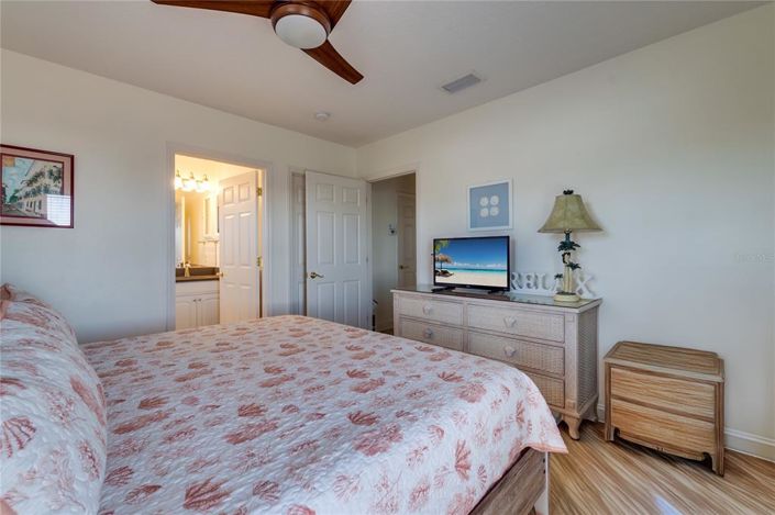 Image No.33-5 Bed Property for sale