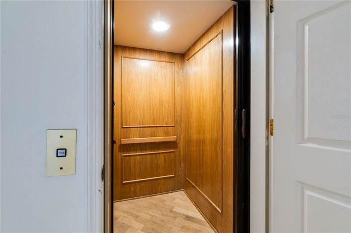 Image No.35-5 Bed Property for sale