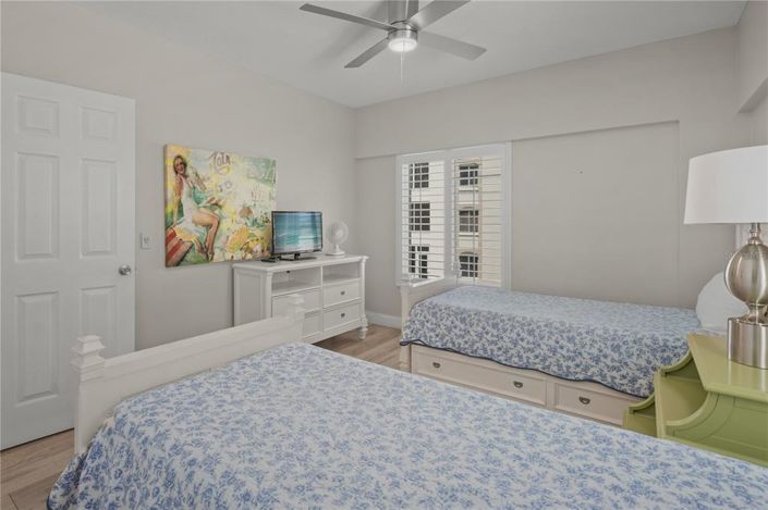 Image No.18-2 Bed Property for sale