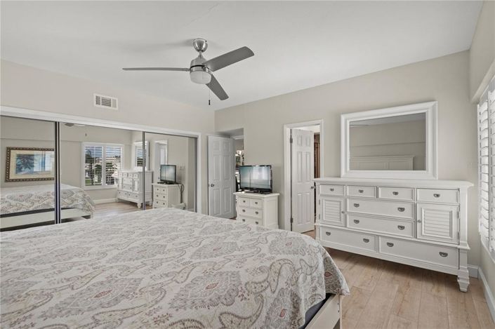 Image No.22-2 Bed Property for sale