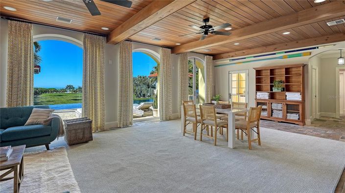 Image No.12-6 Bed Property for sale