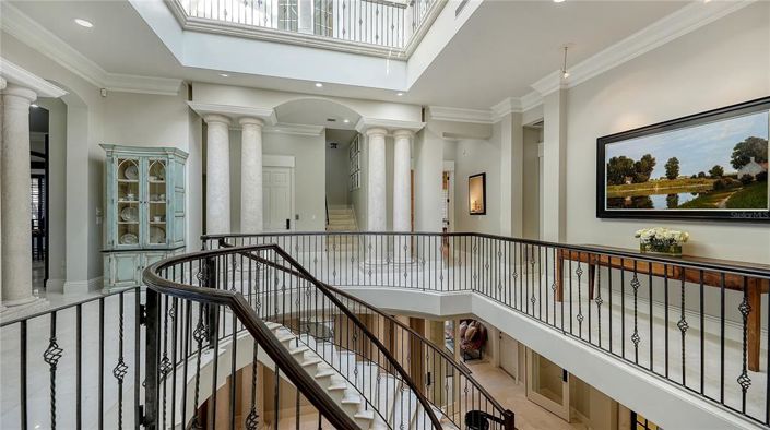 Image No.14-6 Bed Property for sale