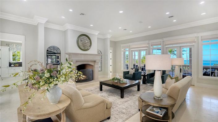 Image No.16-6 Bed Property for sale