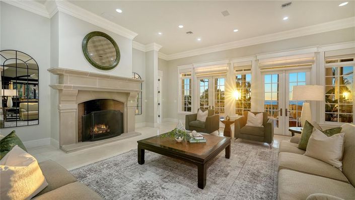 Image No.17-6 Bed Property for sale