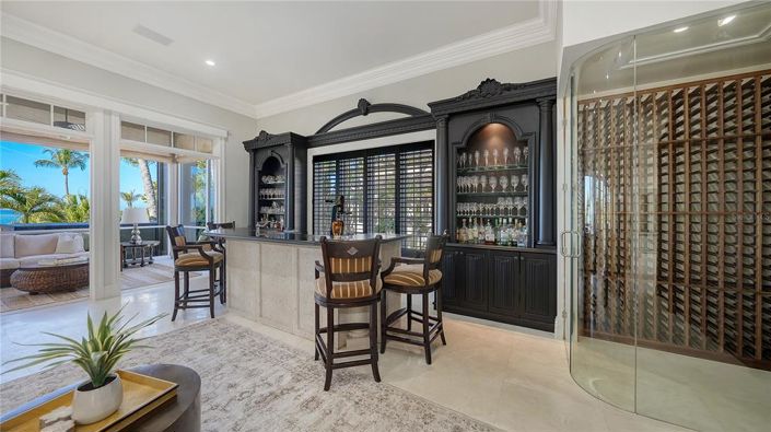 Image No.20-6 Bed Property for sale