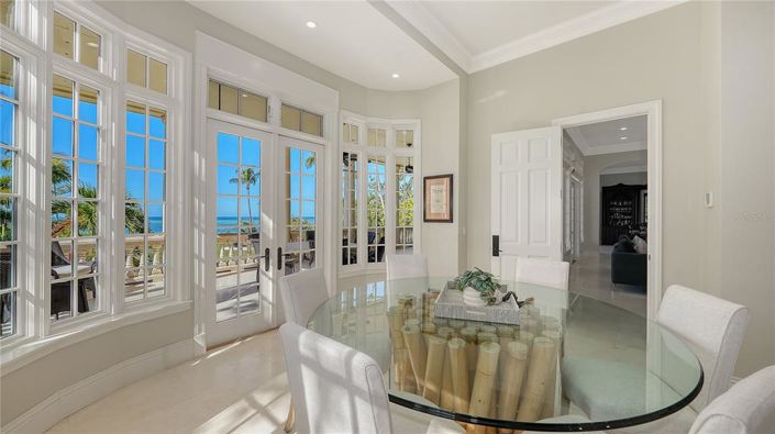 Image No.31-6 Bed Property for sale