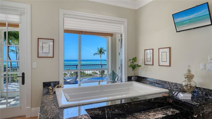 Image No.39-6 Bed Property for sale