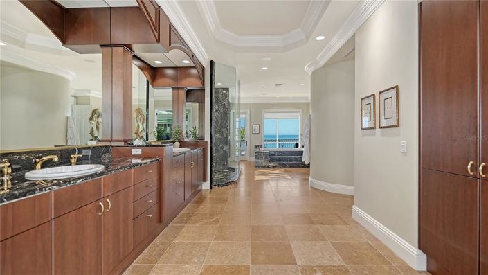 Image No.41-6 Bed Property for sale