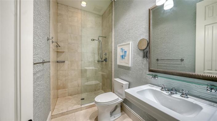 Image No.48-6 Bed Property for sale