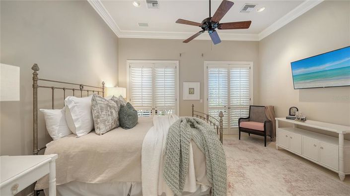 Image No.54-6 Bed Property for sale