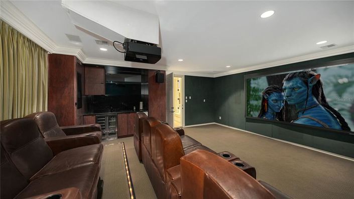 Image No.58-6 Bed Property for sale