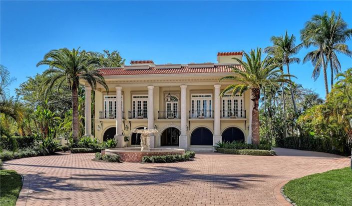 Image No.6-6 Bed Property for sale