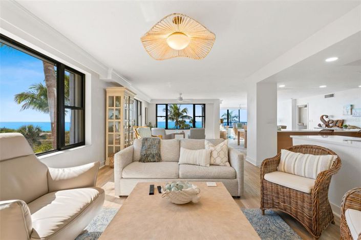 Image No.10-2 Bed Property for sale