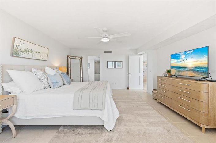 Image No.20-2 Bed Property for sale