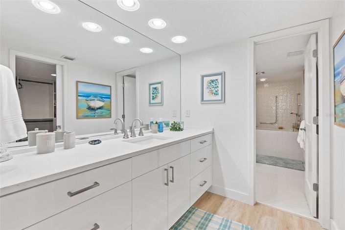 Image No.22-2 Bed Property for sale