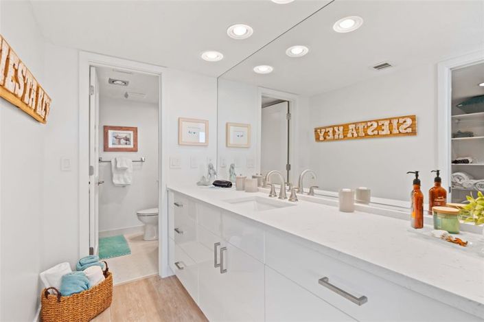 Image No.25-2 Bed Property for sale