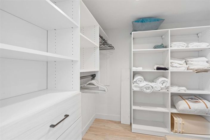 Image No.27-2 Bed Property for sale