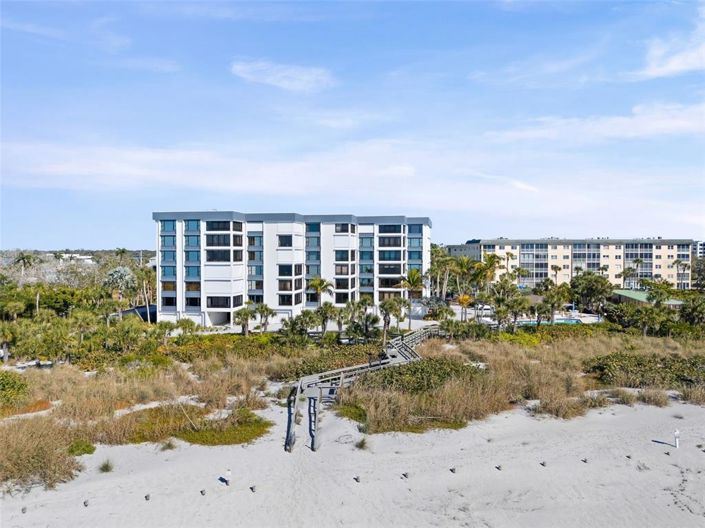 Image No.32-2 Bed Property for sale