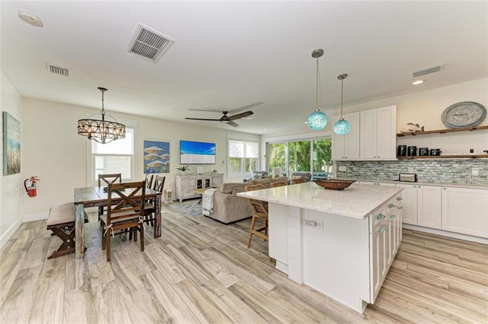 Image No.12-4 Bed Property for sale