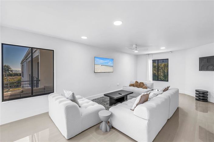 Image No.18-3 Bed Property for sale