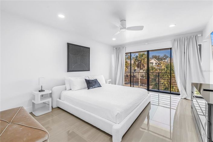 Image No.22-3 Bed Property for sale