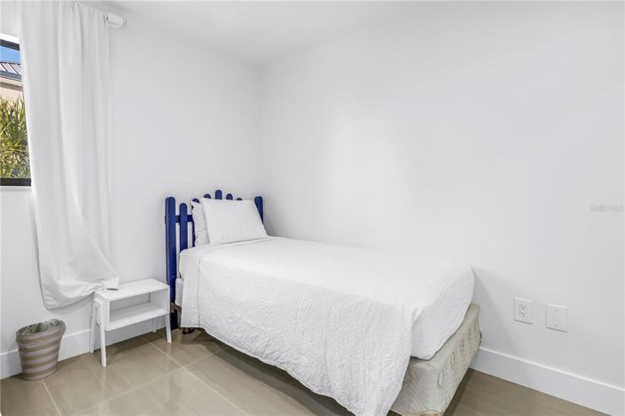 Image No.29-3 Bed Property for sale