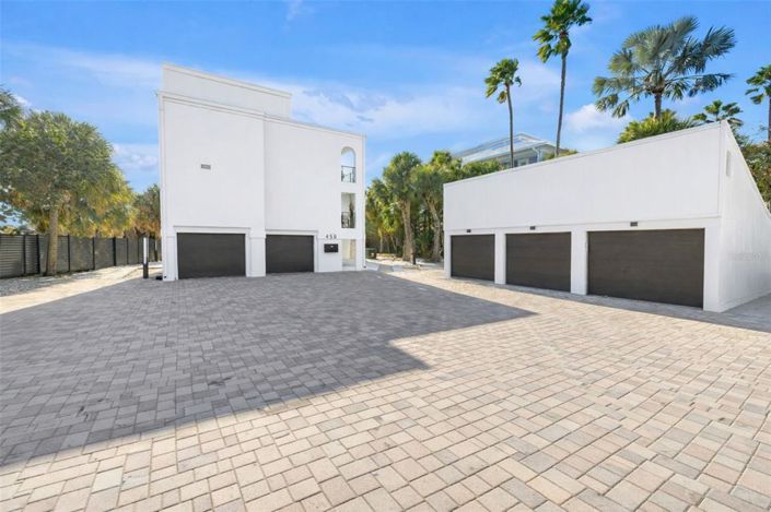 Image No.5-3 Bed Property for sale