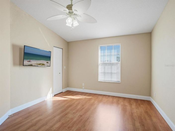 Image No.19-5 Bed Property for sale