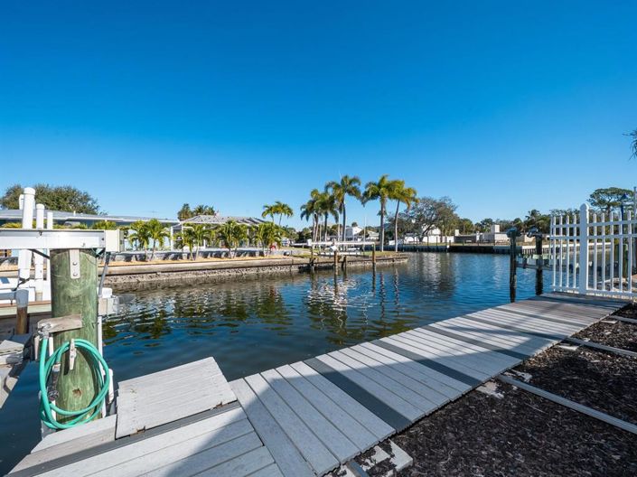 Image No.26-5 Bed Property for sale