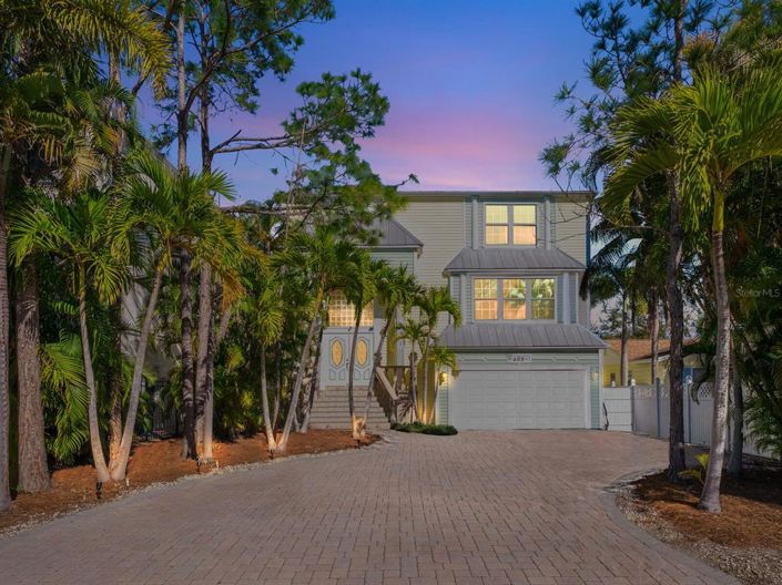 Image No.28-5 Bed Property for sale