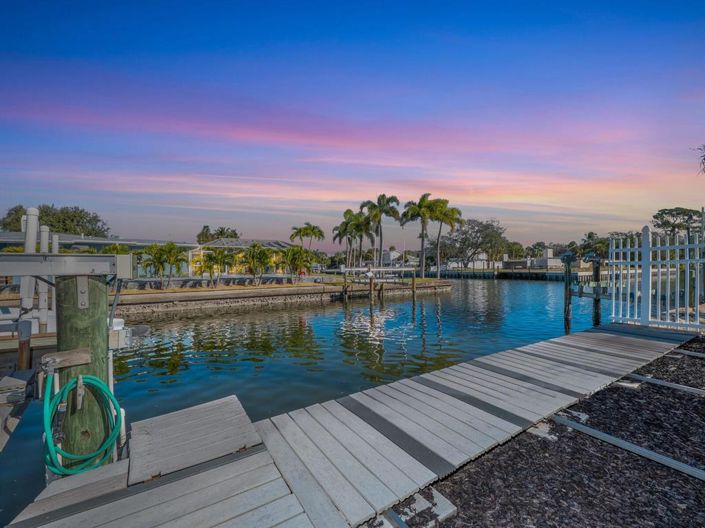 Image No.29-5 Bed Property for sale