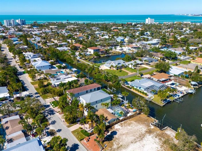 Image No.31-5 Bed Property for sale