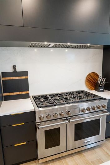 Image No.22-6 Bed Property for sale