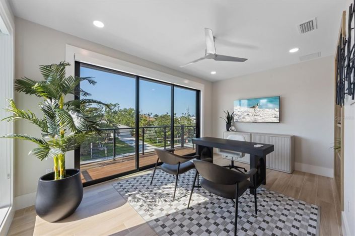 Image No.37-6 Bed Property for sale