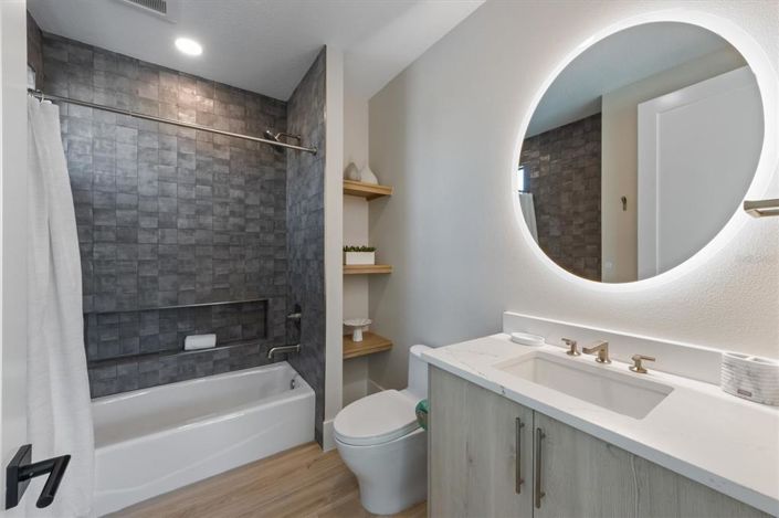 Image No.56-6 Bed Property for sale