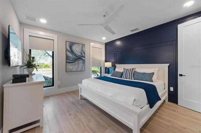 Image No.57-6 Bed Property for sale