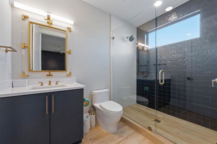 Image No.59-6 Bed Property for sale