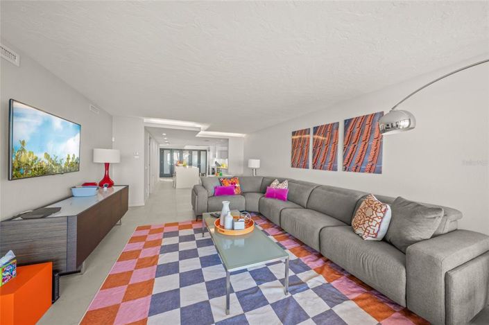 Image No.10-2 Bed Property for sale