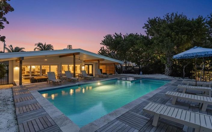 Image No.4-3 Bed Property for sale